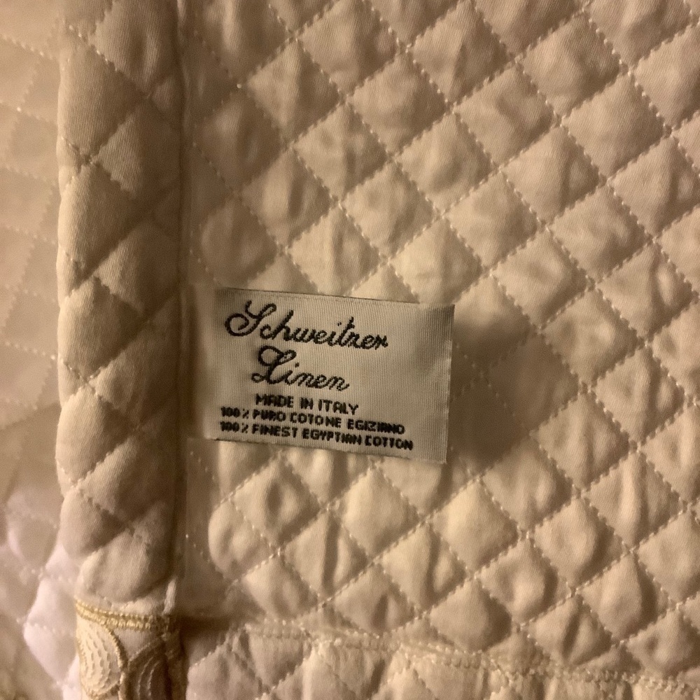 Schweitzer Linen Quilted Comforter Golden Ivory Embroidery + 2 Matching Shams - Picture 5 of 15